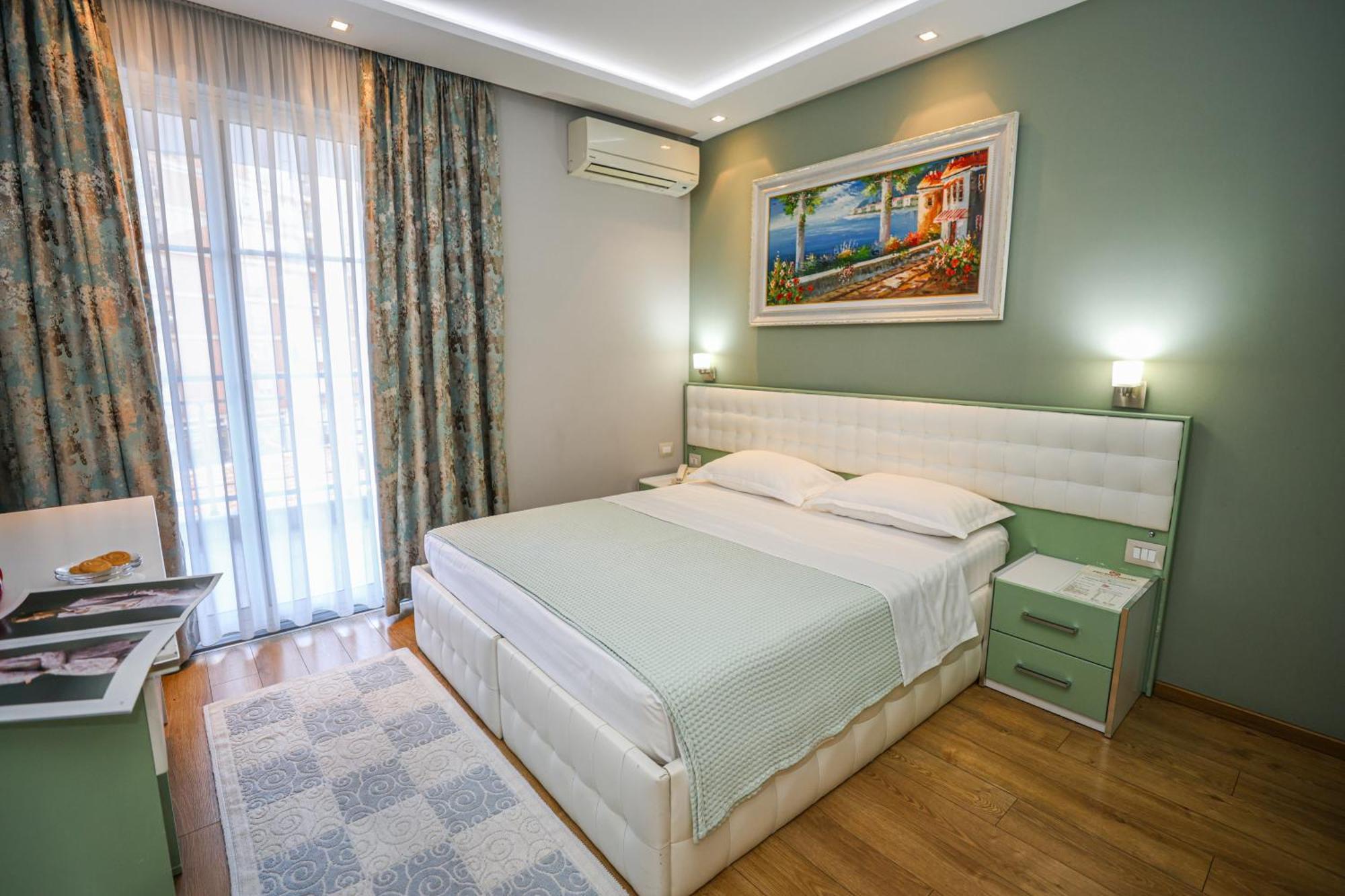 Hotel Vila Verde City Center Tirana Exteriör bild